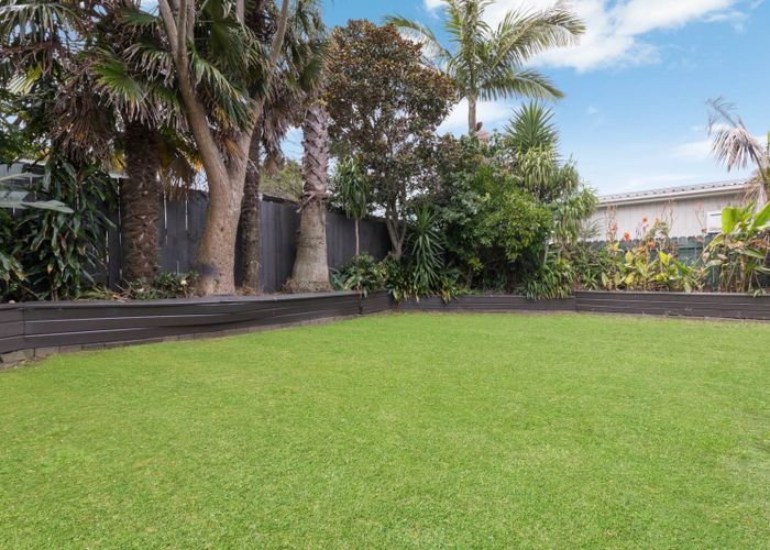  at 2/136 Buckland Road, Mangere East, Manukau City, Auckland
