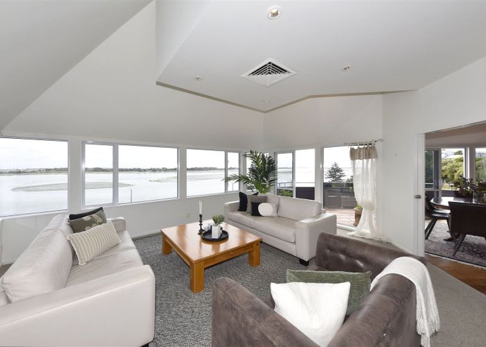  at 4A The Brae, Mount Pleasant, Christchurch