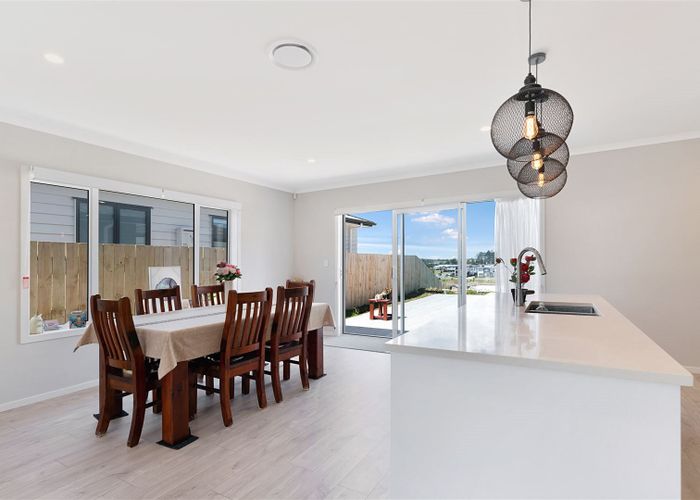  at 8 Vintry Drive, Huapai, Kumeu