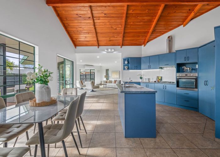  at 16 Cottesmore Place, Huntington Park, Manukau City, Auckland