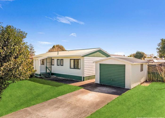  at 2 Walton Place, Ngatea, Hauraki, Waikato