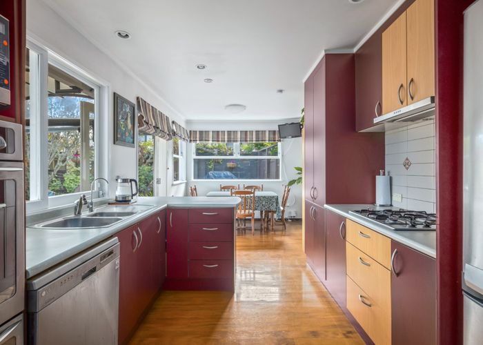  at 46 Normanton Street, Glenfield, Auckland