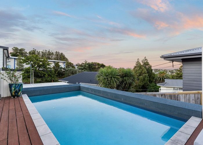  at 9 Clematis Avenue, Murrays Bay, Auckland