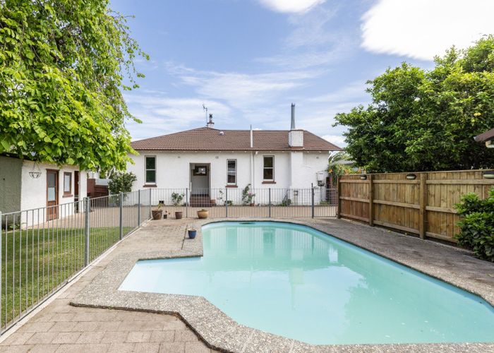  at 609 Nelson Street North, Hastings