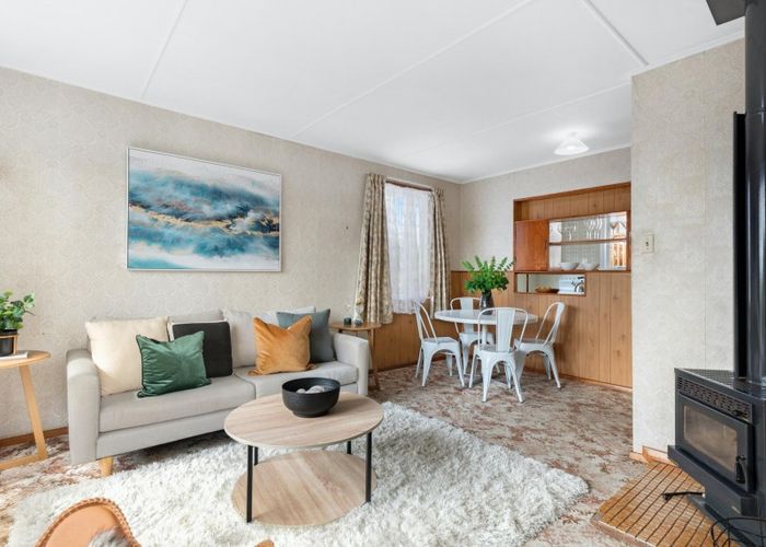  at 6 Aparangi Crescent, Elsdon, Porirua