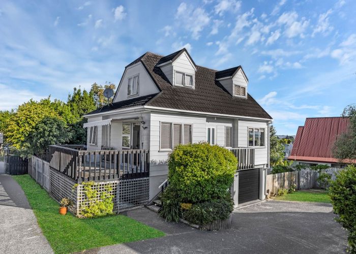  at 2/116 Bradbury Road, Highland Park, Manukau City, Auckland