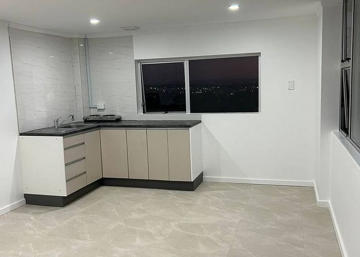  at 1004 East Coast Road, Fairview Heights, North Shore City, Auckland