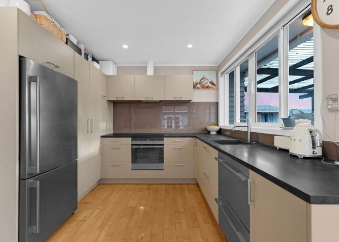  at 6B Humphrey Kemp Avenue, Henderson, Waitakere City, Auckland