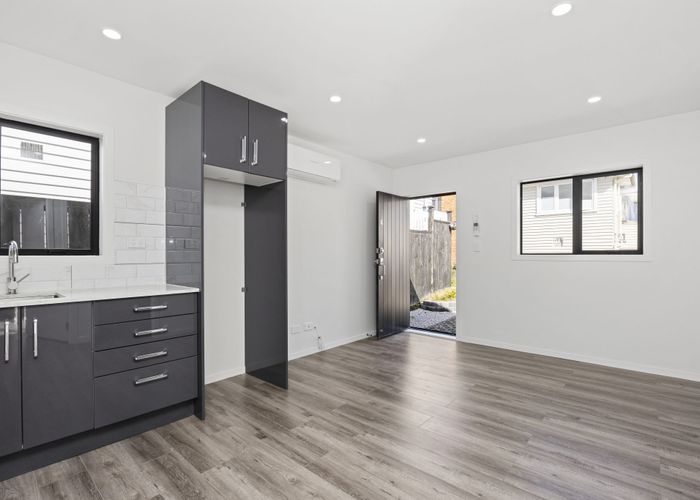  at 13A Springside Place, New Lynn, Waitakere City, Auckland