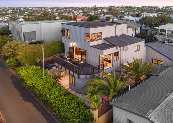  at 2/48 Te Arawa Street, Orakei, Auckland City, Auckland