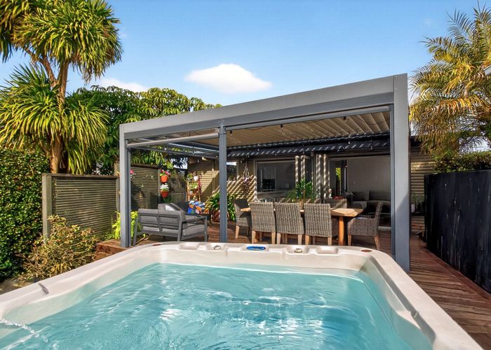  at 102 Walmer Road, Point Chevalier, Auckland City, Auckland