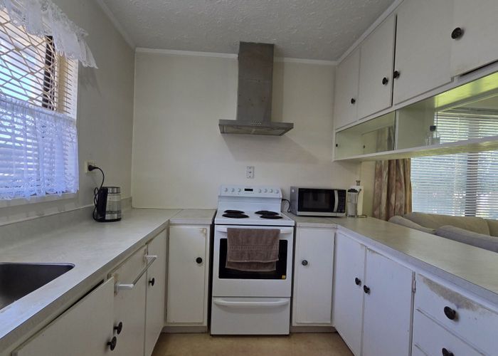  at 551 Hillsborough Road, Mount Roskill, Auckland City, Auckland