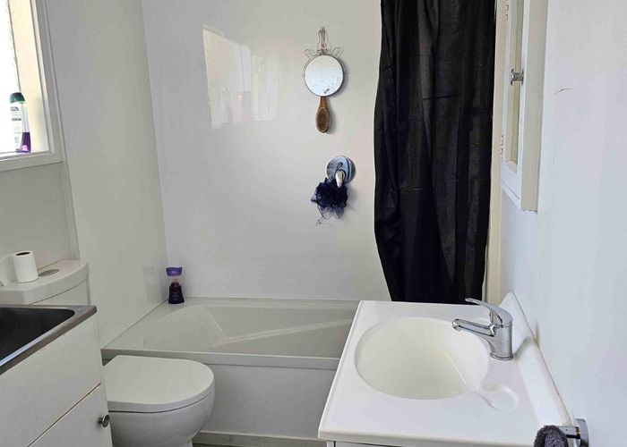 at 13C Bedford Street, Northland, Wellington, Wellington
