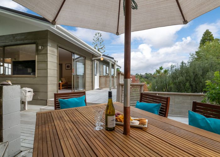  at 2/13 Newstead Avenue, Browns Bay, Auckland