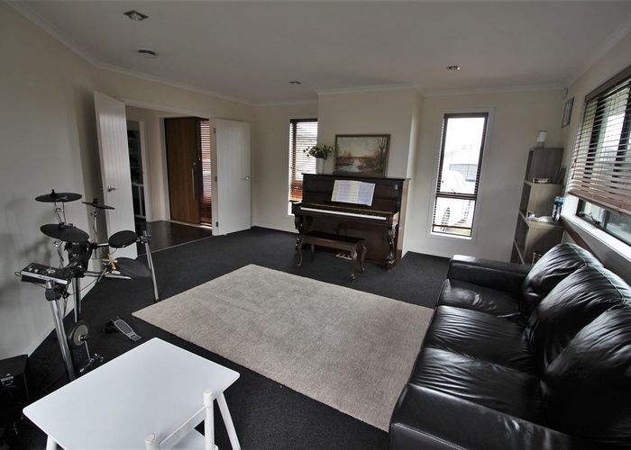  at 99 St James Drive, Huntington, Hamilton