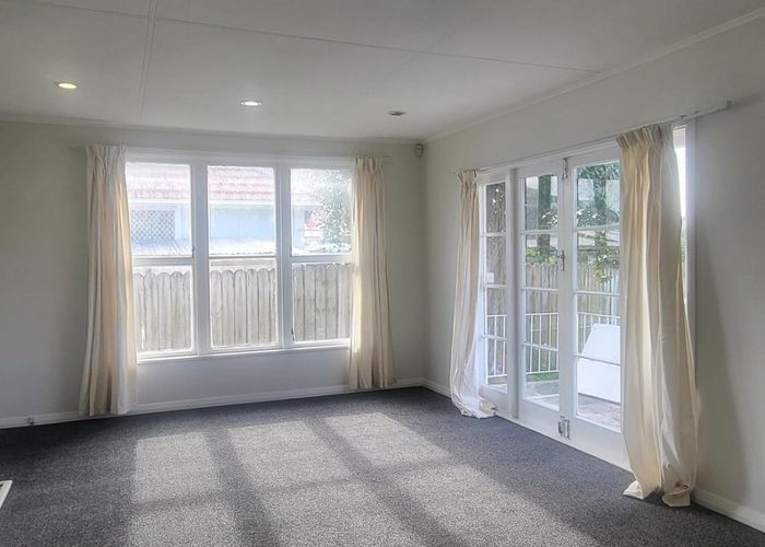  at 70 Cambridge Terrace, Papatoetoe, Manukau City, Auckland