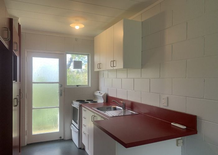 at 2/9 Alston Avenue, Kelston, Waitakere City, Auckland