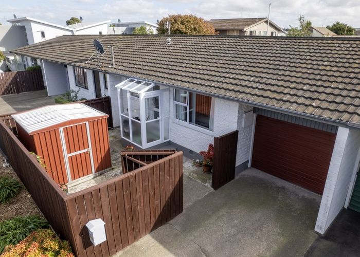  at 2/28 Lyndon Street, Riccarton, Christchurch