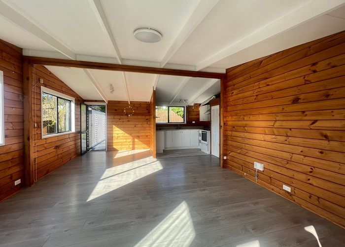  at 1/9 Thistledew Place, Bayview, Auckland