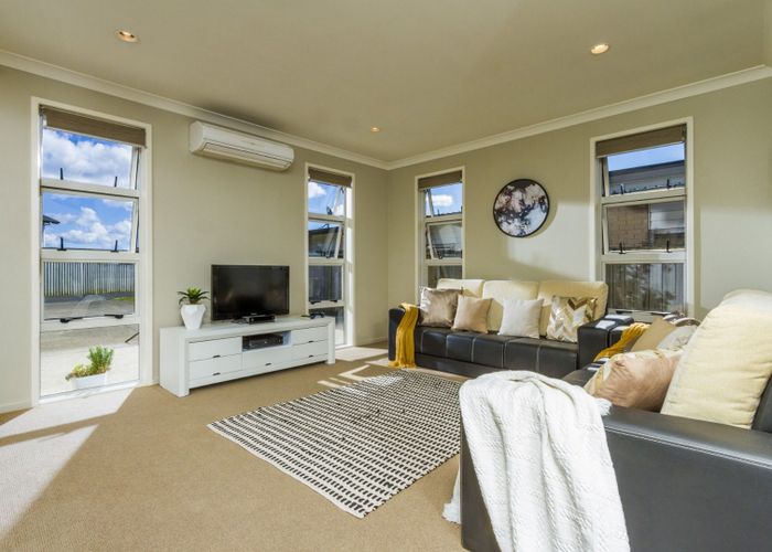  at 42 Huntington Park Drive, Greenhithe, North Shore City, Auckland