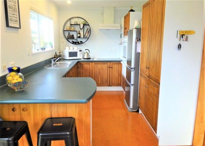  at 37  Thomas Place, Foxton Beach, Horowhenua, Manawatu / Whanganui