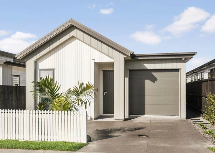  at 33 Matahae Crescent, Wainui