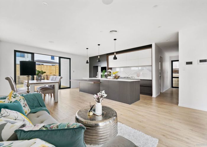  at 4 Ballyliffin Drive, Flat Bush, Auckland