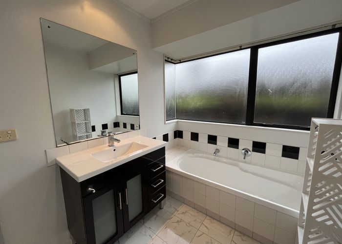  at 4 Snave Place, East Tamaki, Manukau City, Auckland
