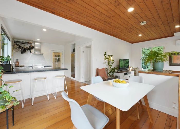  at 53 Laingholm Drive, Laingholm, Waitakere City, Auckland