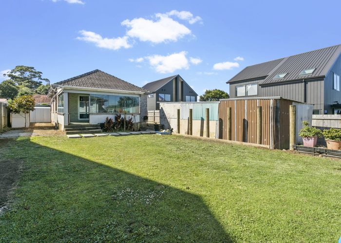  at 31 Range View Road, Mount Albert, Auckland