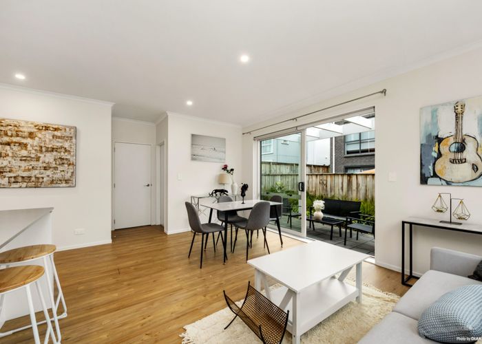  at 1 Muriels View Lane, Massey, Waitakere City, Auckland