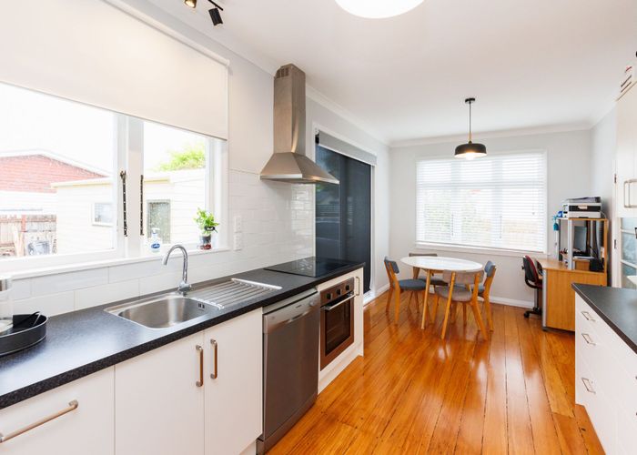  at 77 Hillcrest Drive, Kelvin Grove, Palmerston North
