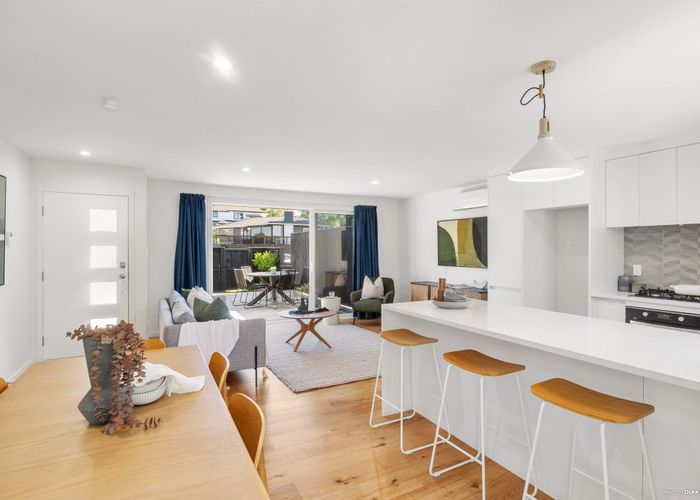  at 46 Lantana Road, Green Bay, Auckland