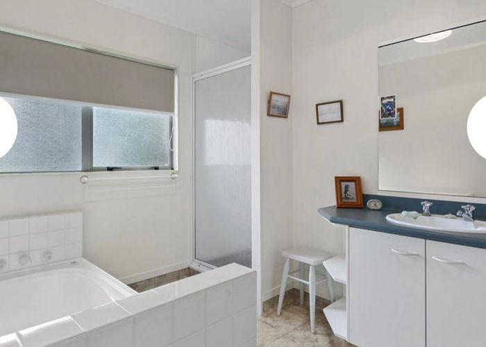  at 15B Sinclair Street, Greerton, Tauranga, Bay Of Plenty