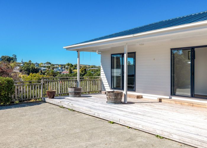  at 18 Marama Ave, Surfdale, Waiheke Island, Auckland