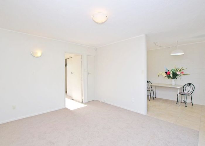  at 5/33 Margate Road, Blockhouse Bay, Auckland