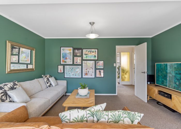  at 4/24 Turama Road, Royal Oak, Auckland