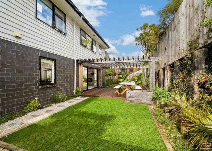  at 5A Geoffrey Road, Torbay, North Shore City, Auckland