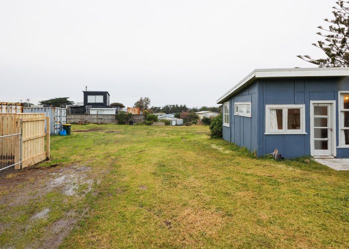  at 21a Marine Parade South, Foxton Beach, Horowhenua, Manawatu / Whanganui