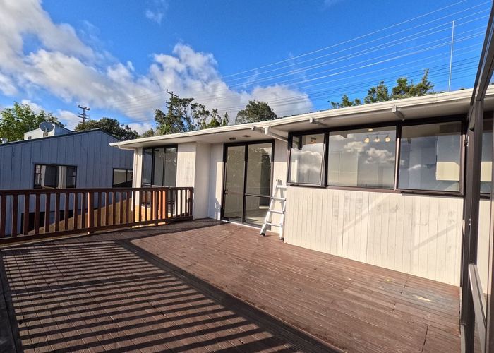  at 951 East Coast Road, Torbay, North Shore City, Auckland
