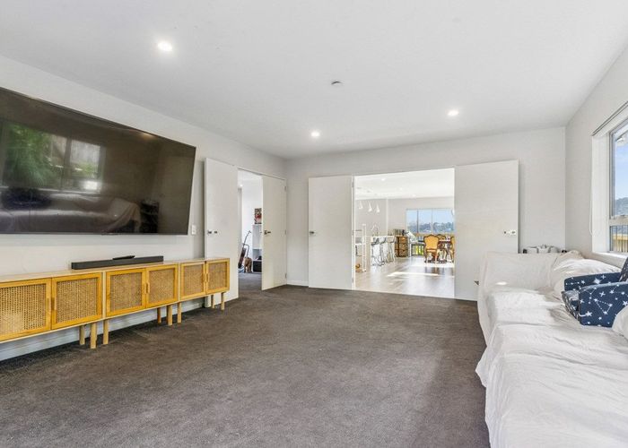  at 220 Forest Hill Road, Waiatarua, Waitakere City, Auckland