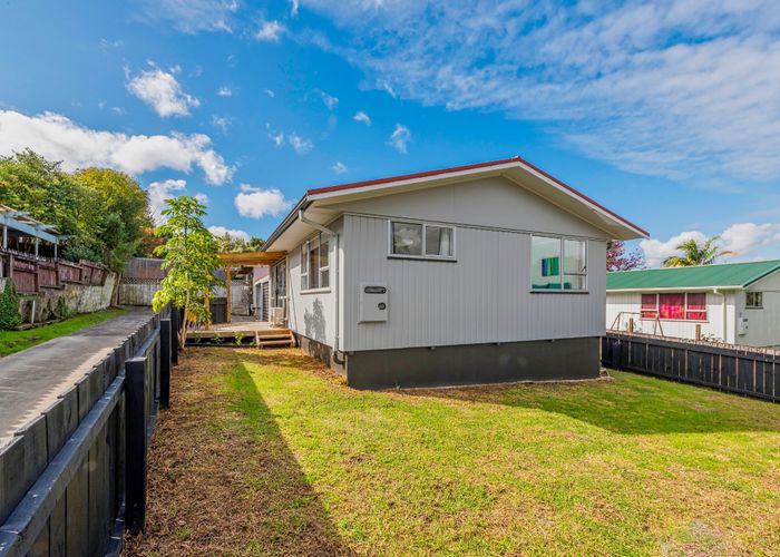  at 1/26 Kemp Road, Massey, Auckland