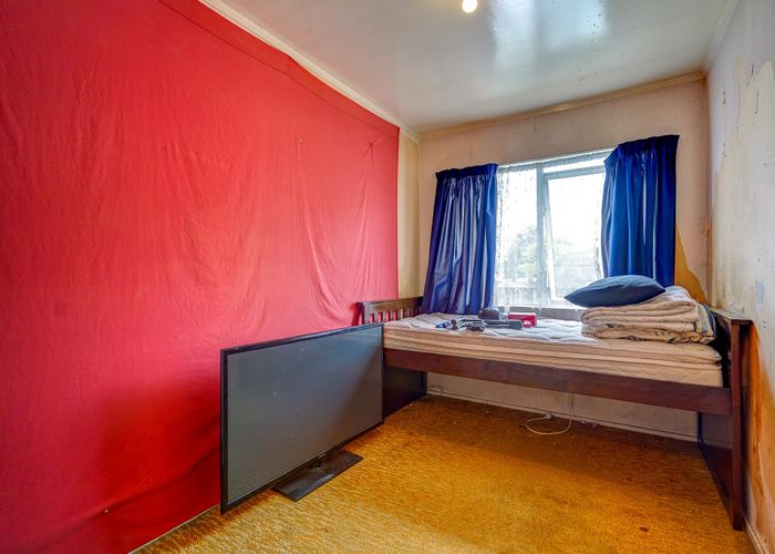  at 1 Crescent Court, Melville, Hamilton