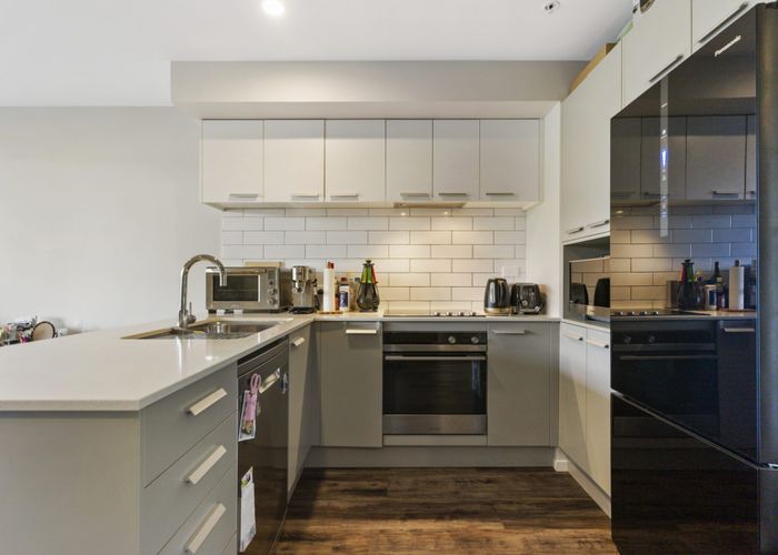 at 204/25 Bute Road, Browns Bay, Auckland