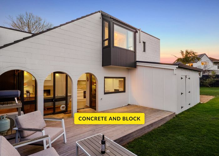  at 2/26 Salem Place, Torbay, North Shore City, Auckland
