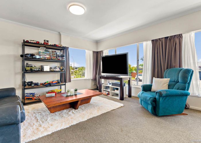  at 46 Chequers Avenue, Glenfield, North Shore City, Auckland