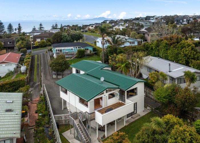  at 1/92 Deep Creek Road, Torbay, Auckland