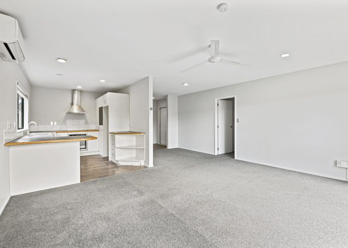  at 2/62 Marlborough Avenue, Glenfield, North Shore City, Auckland