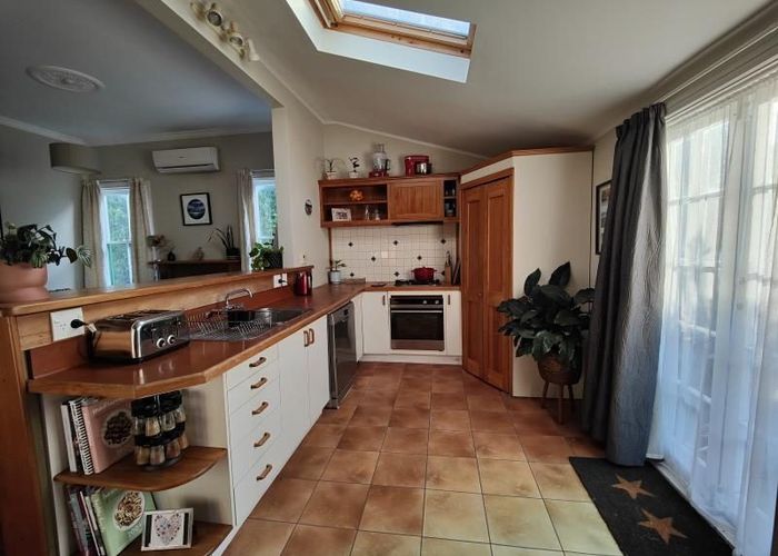  at 40A NELSON ST, PETONE, LOWER HUTT