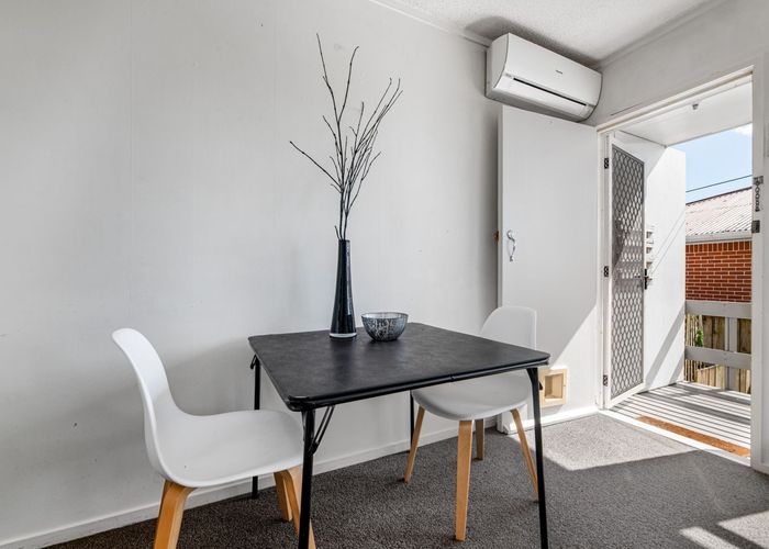  at 2/219 Swanson Road, Henderson, Auckland
